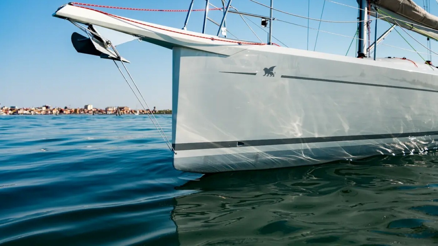 998b est03 1 1400x788