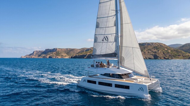 Aventura 48 sailing Dirk Agter