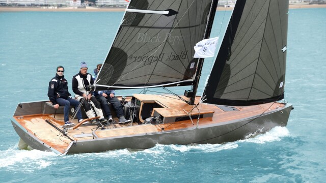 Black Pepper Code # dirkagter yachts pointing high ST8 0131 1400x788