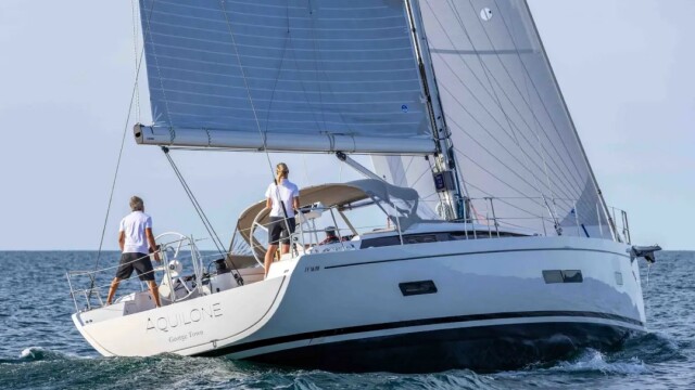 Iy 1698 bellissima esterni 05 italia yachts 1400x788