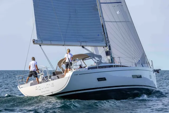 Iy 1698 bellissima esterni 05 italia yachts