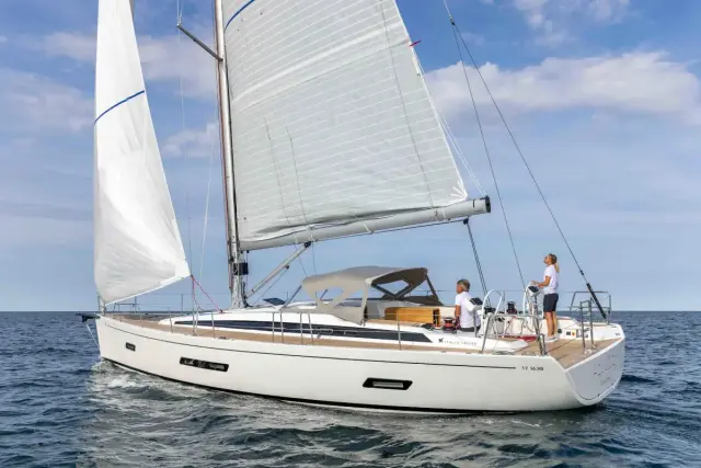 Iy 1698 bellissima esterni 06 italia yachts
