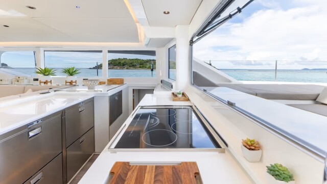 Voyage 590 interior galley 1400x788